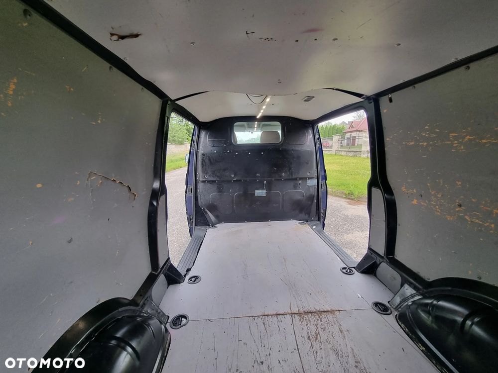 Volkswagen Transporter T5 - 18