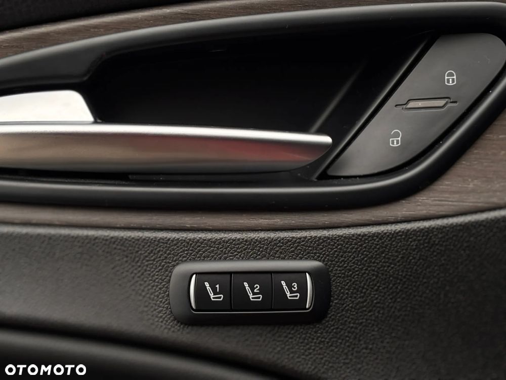 Alfa Romeo Stelvio - 25