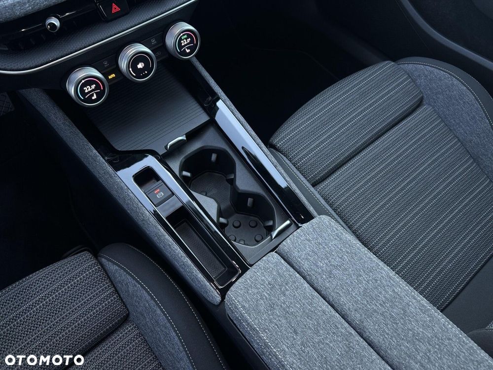 Skoda Superb 2.0 TDI SCR Selection DSG - 21