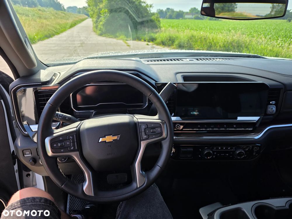 Chevrolet Silverado - 22