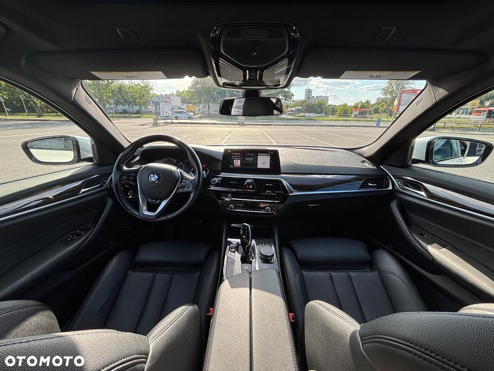 BMW Seria 5 530i xDrive Sport Line - 8