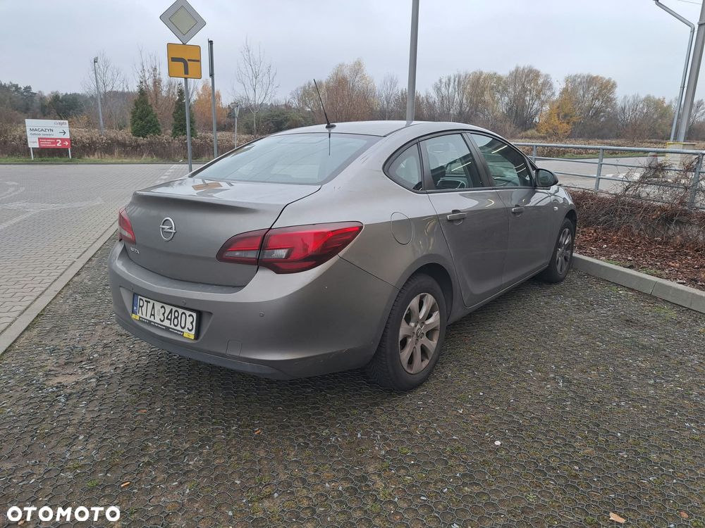 Opel Astra - 2
