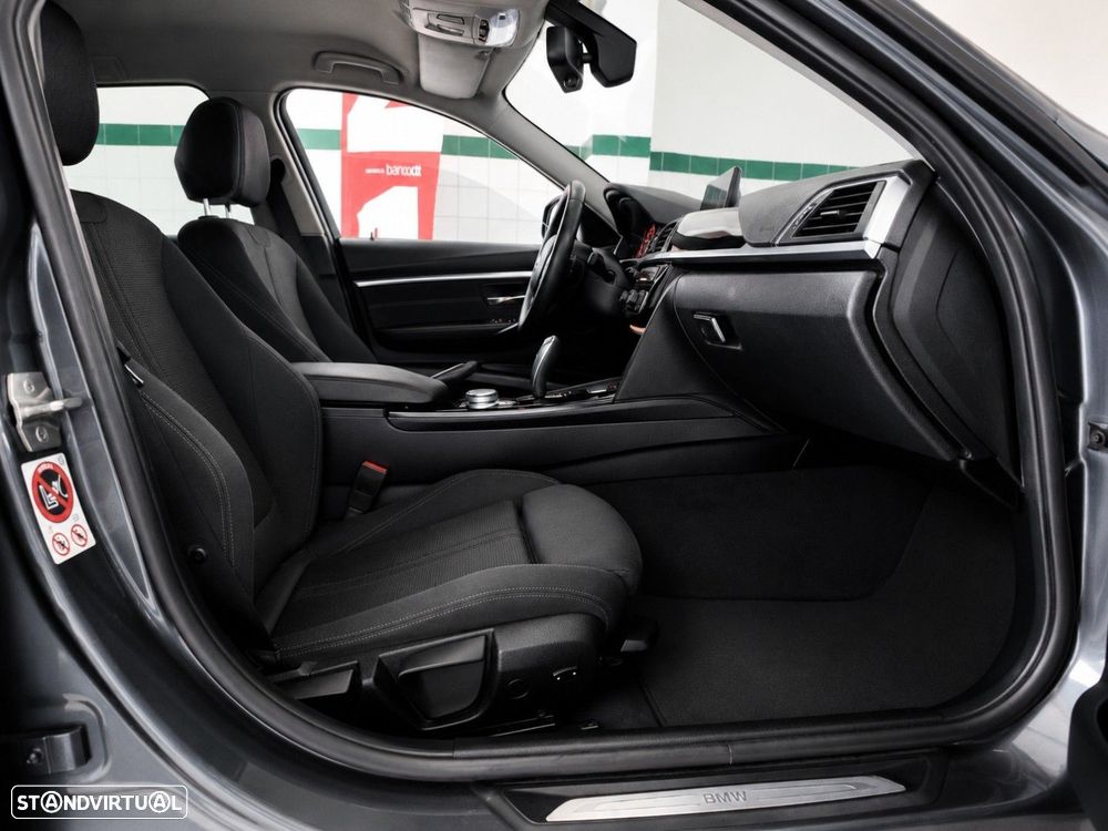 BMW 318 d Line Sport Auto - 11