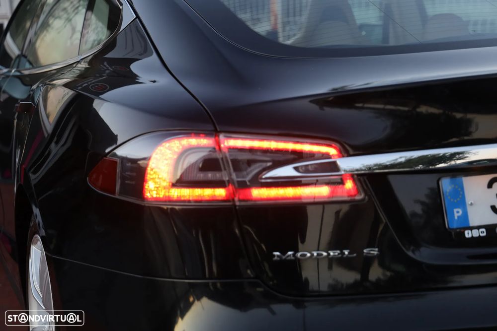 Tesla Model S 85D - 23