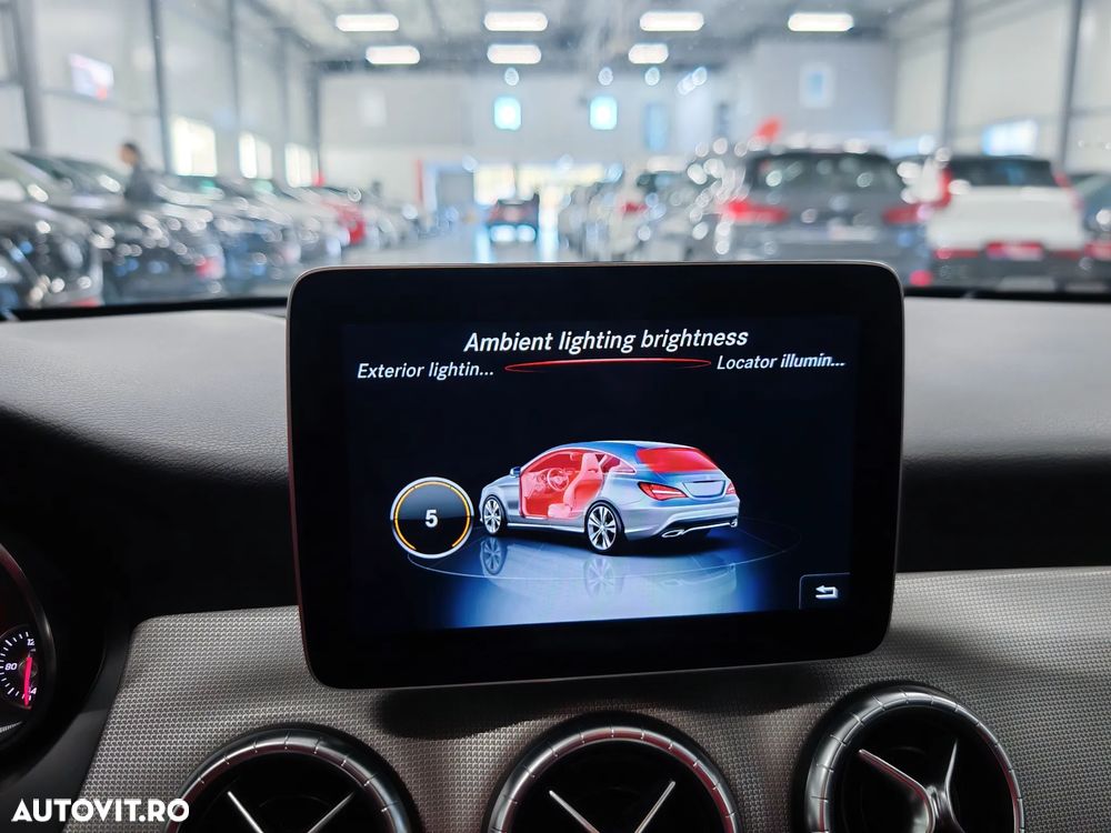 Mercedes-Benz CLA Shooting Brake 180 d 7G-DCT - 14