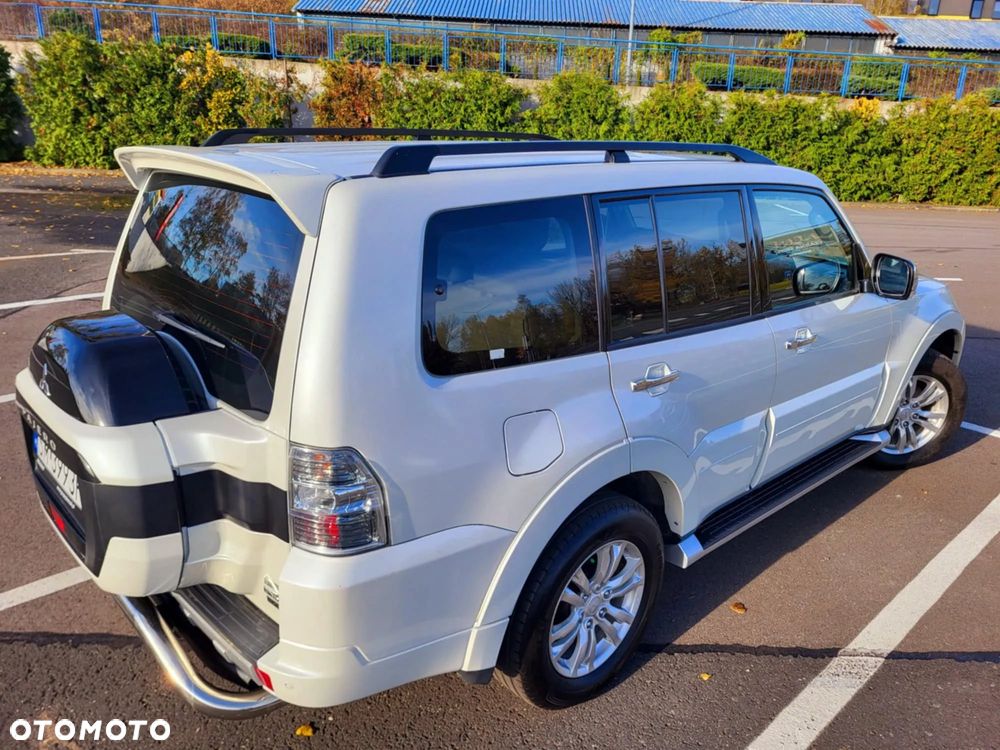 Mitsubishi Pajero - 4