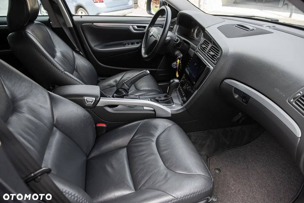 Volvo XC 70 D5 AWD Kinetic - 28
