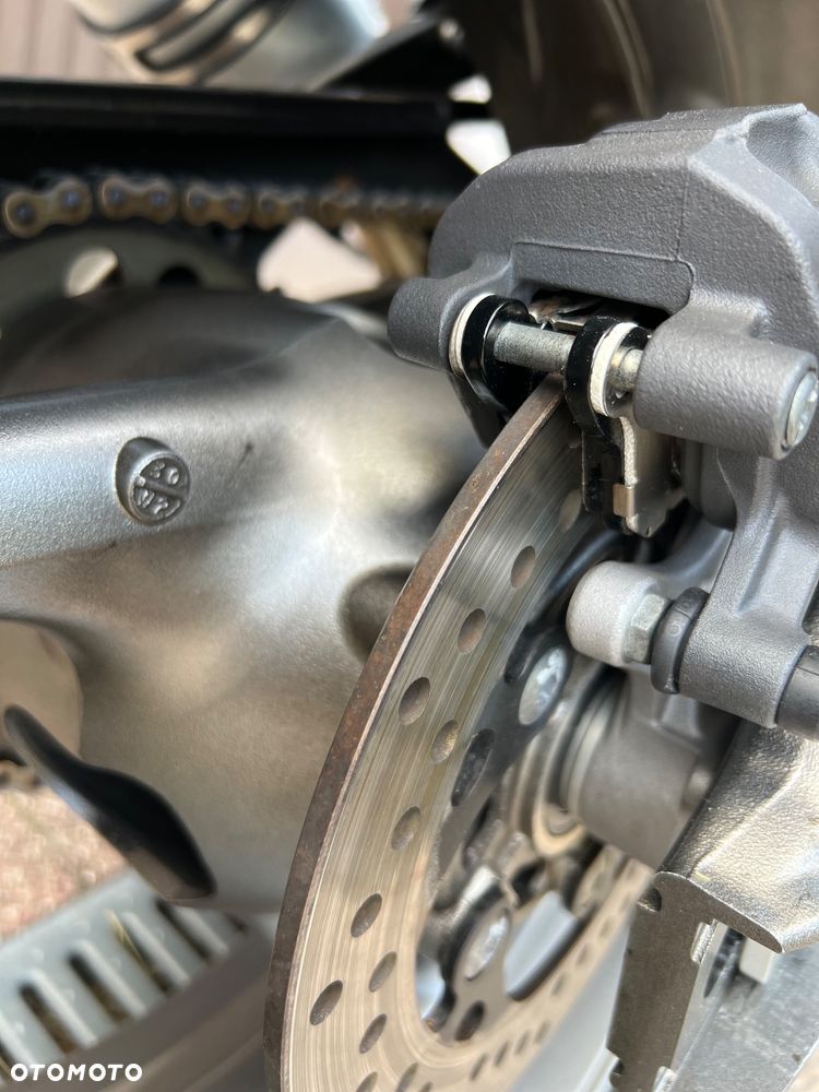 Suzuki GSX-R - 16