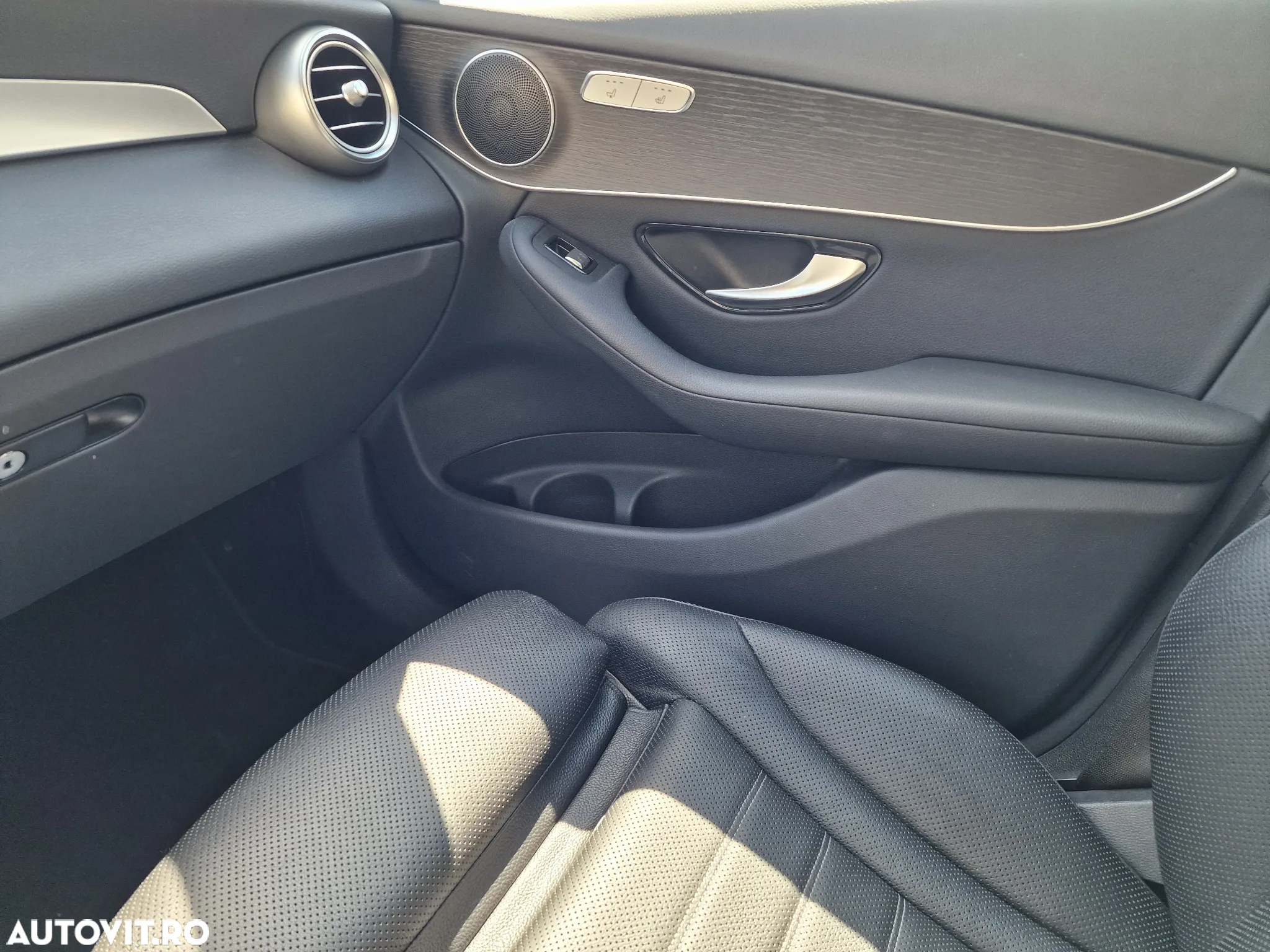 Mercedes-Benz GLC 300 de 4Matic 9G-TRONIC - 28