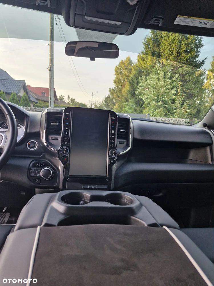 RAM 1500 ver-5-7-quad-cab-laramie - 37
