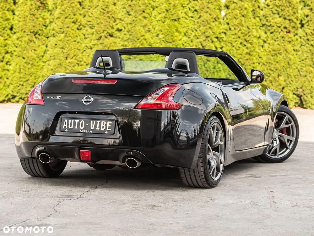 Nissan 370 Z Black Edition - 10