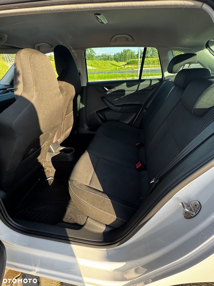 Skoda RAPID 1.2 TSI Elegance - 7