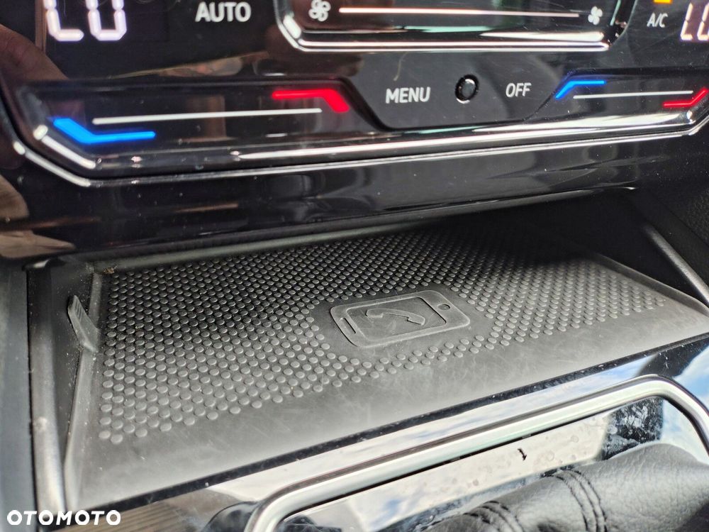 Volkswagen Passat - 29