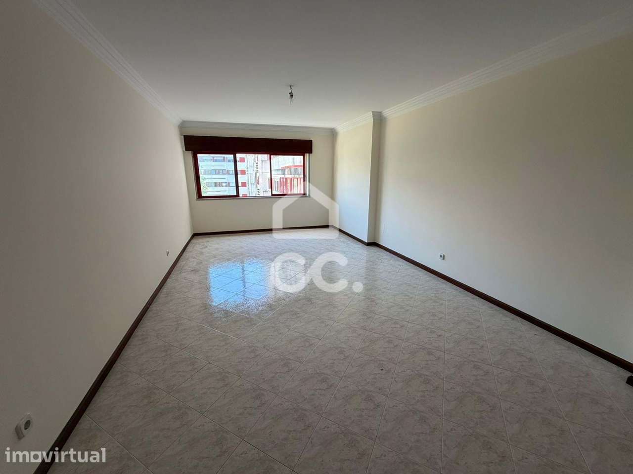 T2 espaçoso com Lareira, Varanda e Garagem - Algueirão - Grande imagem: 3/23