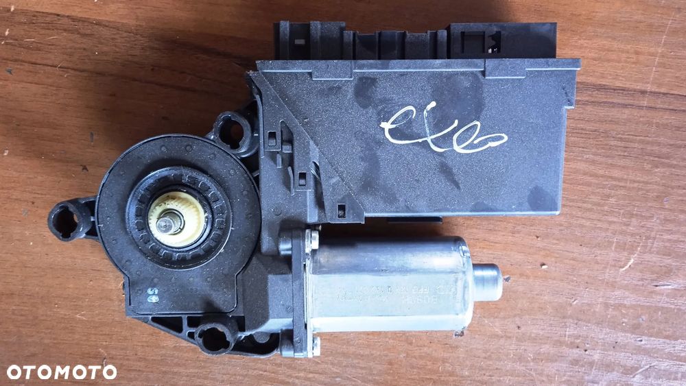 Silniczek szyby prawy przód Seat Exeo 8e1959802g - 2