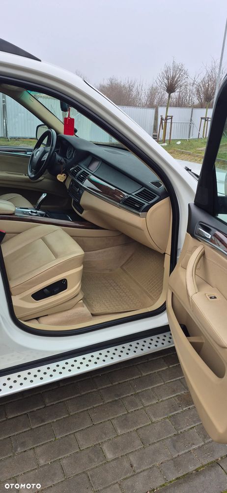 BMW X5 3.0si - 10
