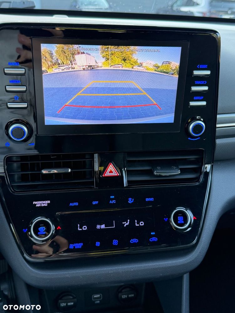 Hyundai IONIQ 1.6 GDI Premium - 8
