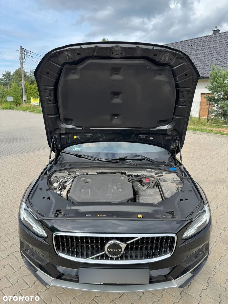 Volvo V90 Cross Country D5 AWD Pro - 19