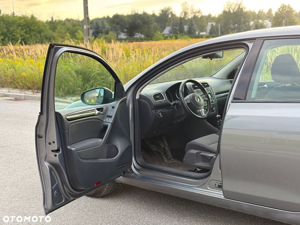 Volkswagen Golf - 10