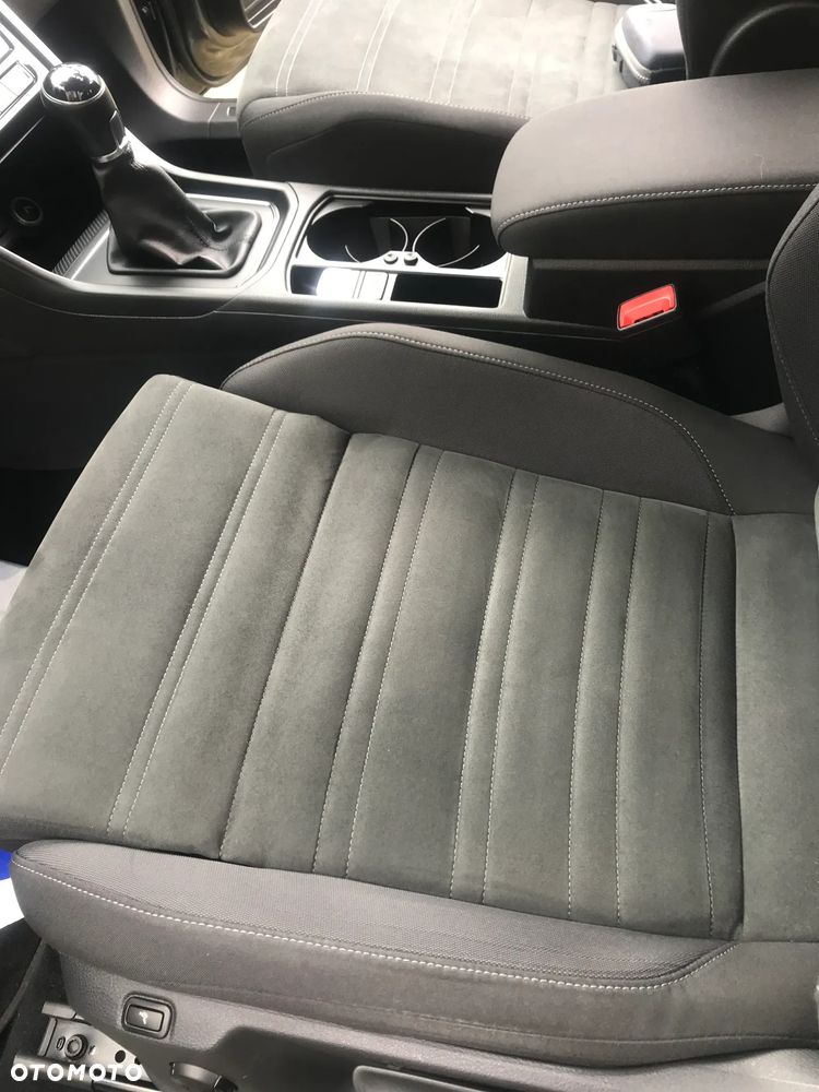Volkswagen Touran 1.4 TSI (BlueMotion Technology) Highline - 23