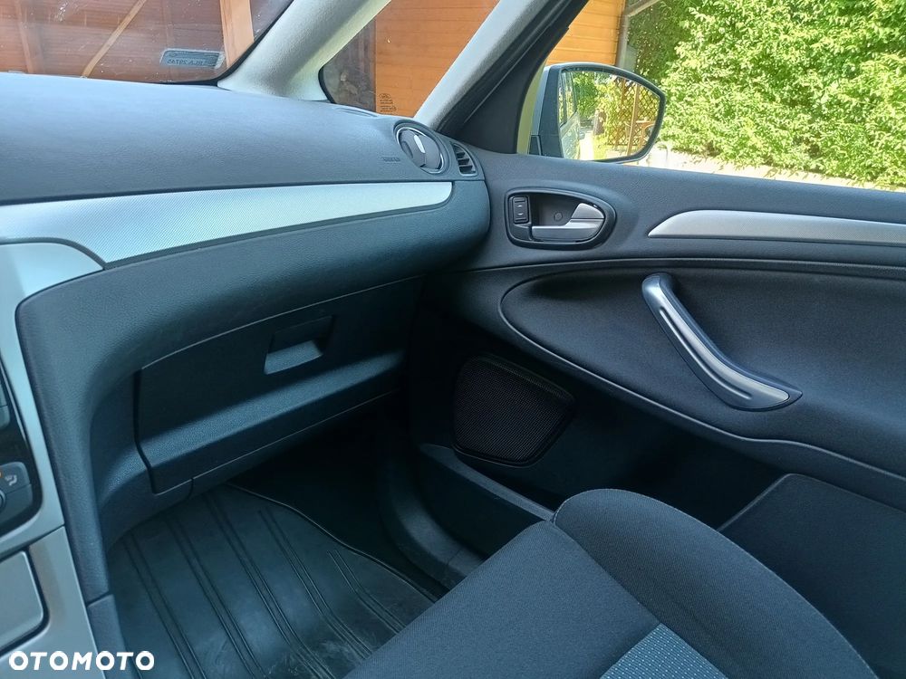 Ford S-Max - 21