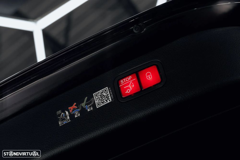 Mercedes-Benz C 300 e AMG Line - 12