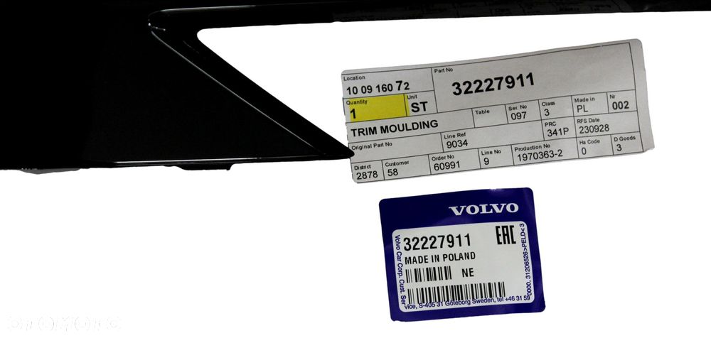 VOLVO XC60 II lewa listwa zderzaka przod R-Design OE - 2