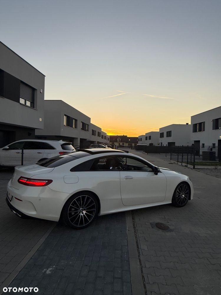 Mercedes-Benz Klasa E 200 4Matic 9G-TRONIC AMG Line - 16