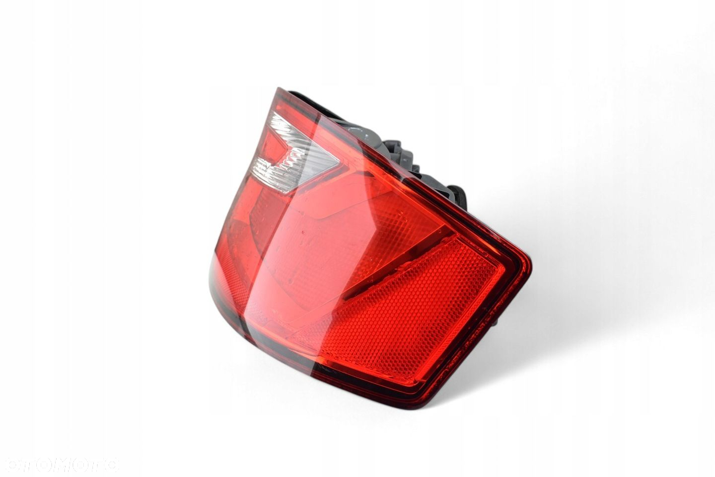 Lampa Prawy Tył w Błotnik SEAT TOLEDO IV 2014R - 2
