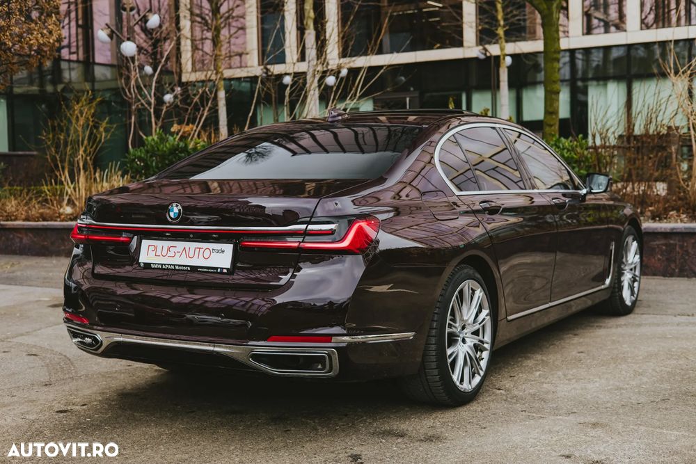 BMW Seria 7 730d xDrive MHEV - 11