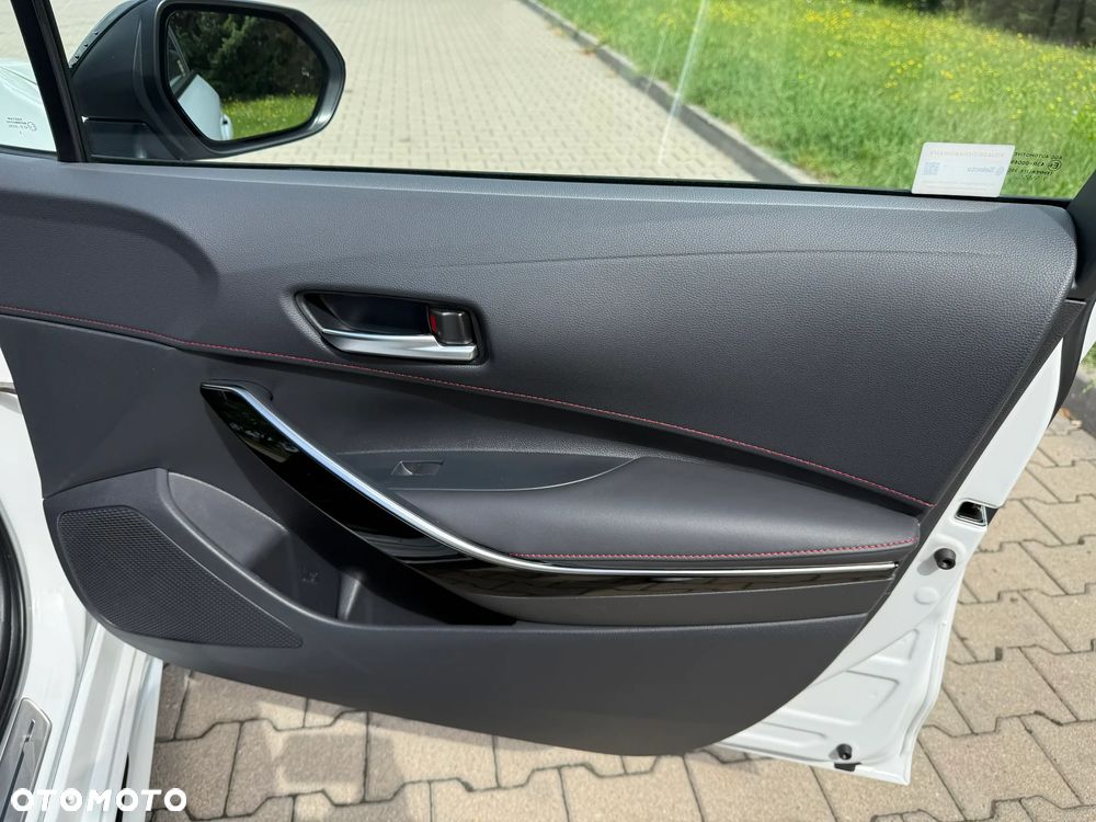 Toyota Corolla 2.0 Hybrid GR Sport Dynamic - 17