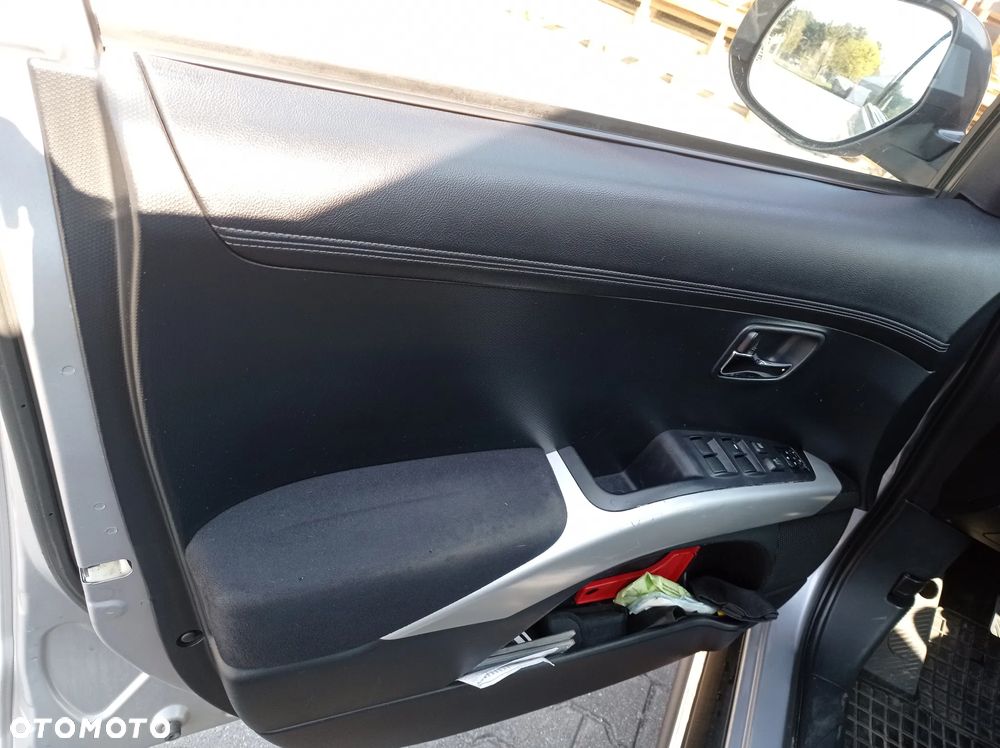 Mitsubishi Outlander 2.0 Intense NAVI 2WD EU5 - 13