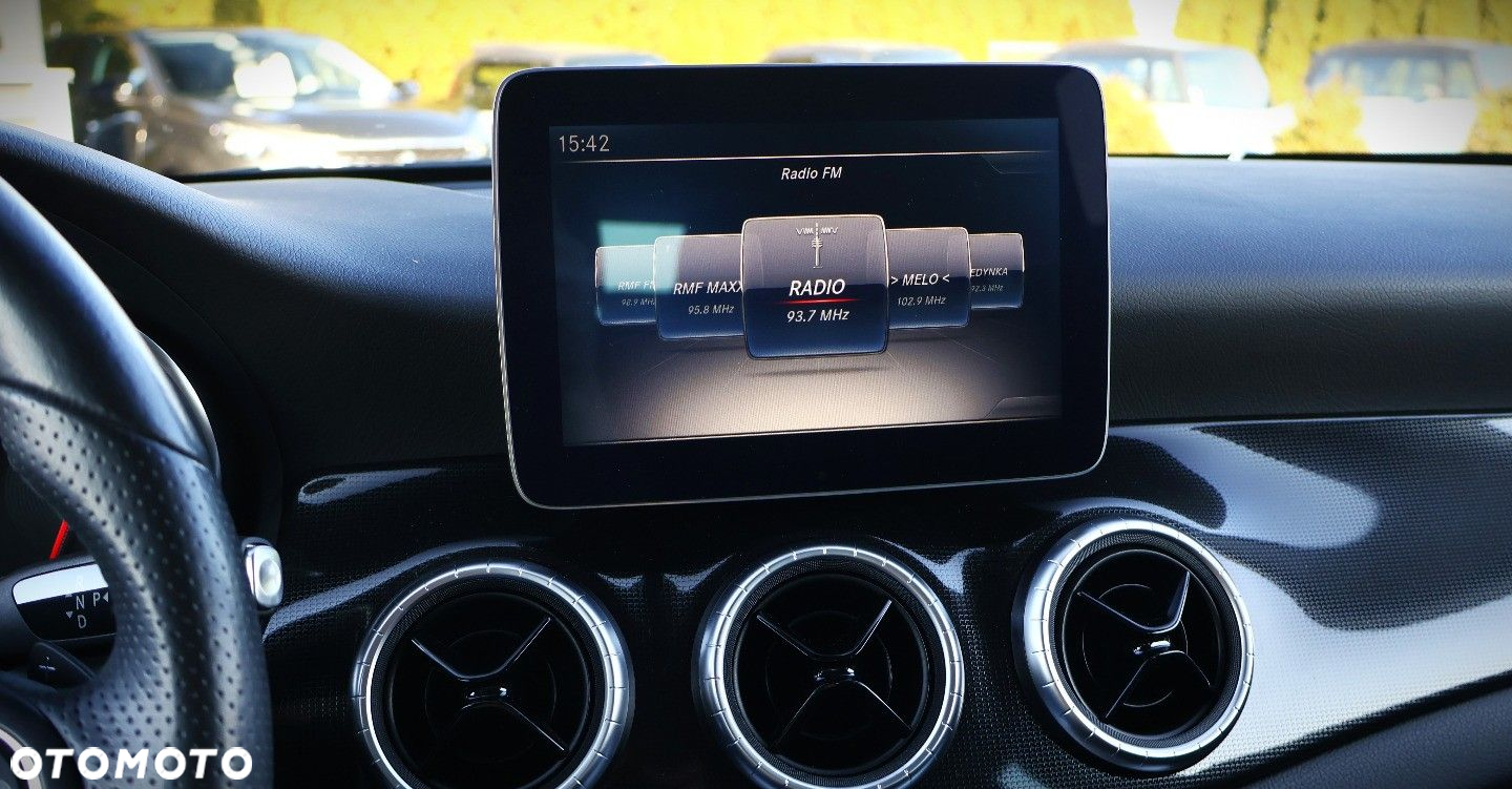 Mercedes-Benz CLA - 25