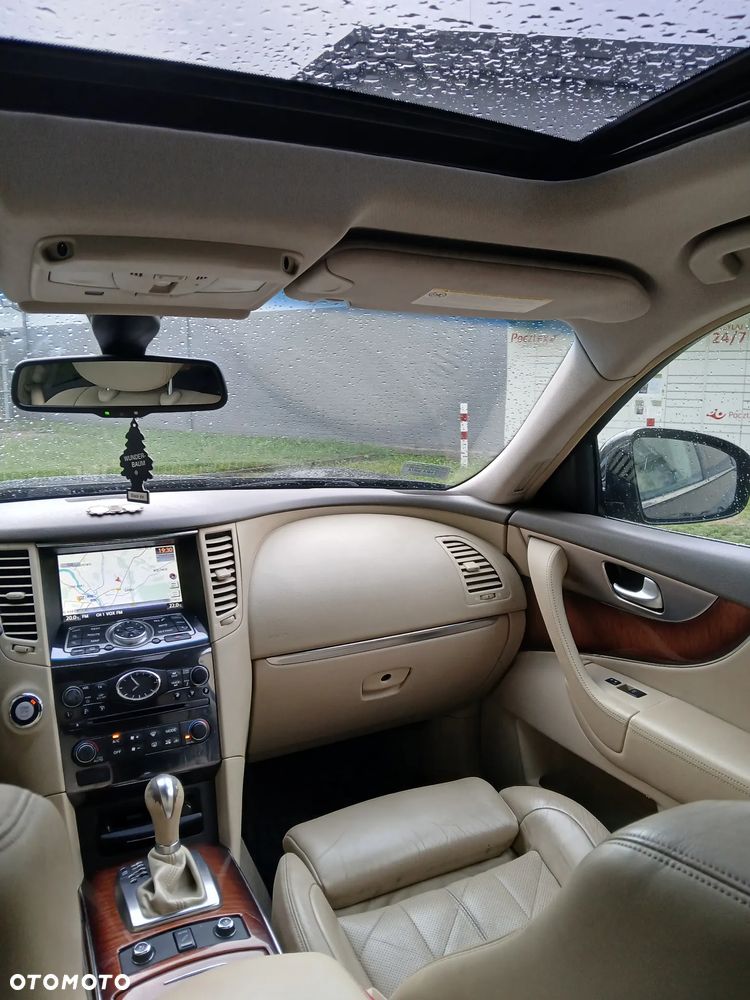 Infiniti FX FX30d S - 12