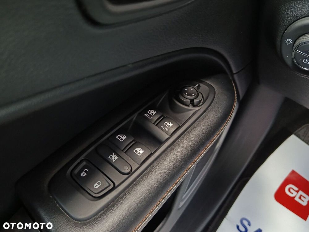 Jeep Compass - 32
