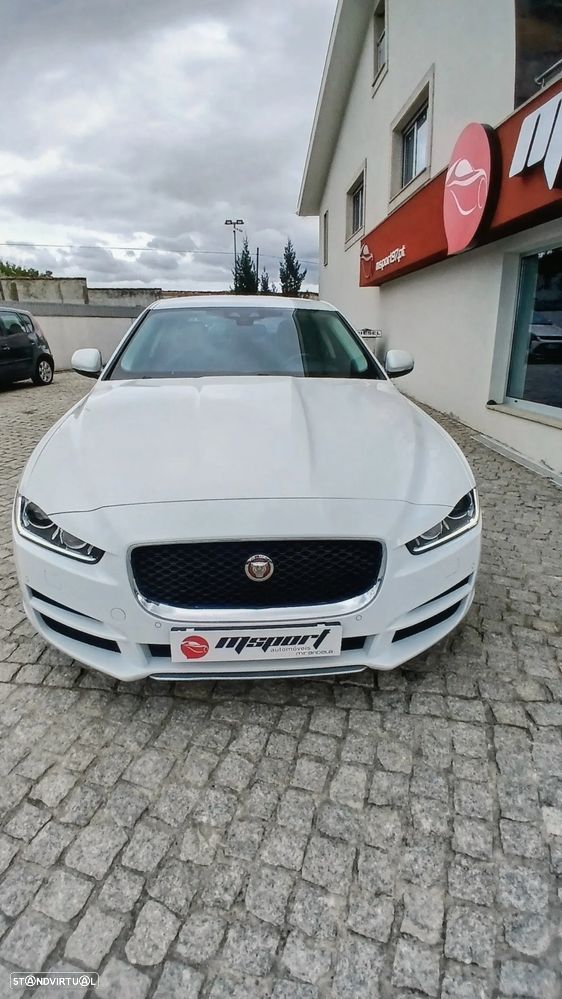 Jaguar XE 2.0 D Prestige Aut. - 4