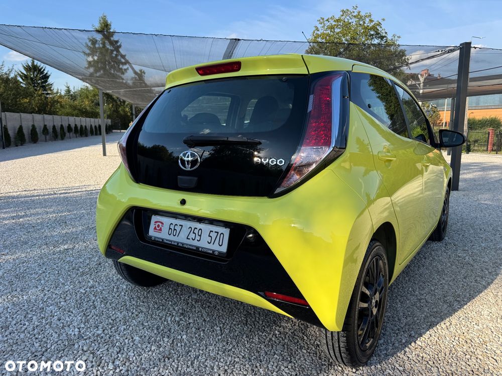 Toyota Aygo x mit x-business Paket - 7