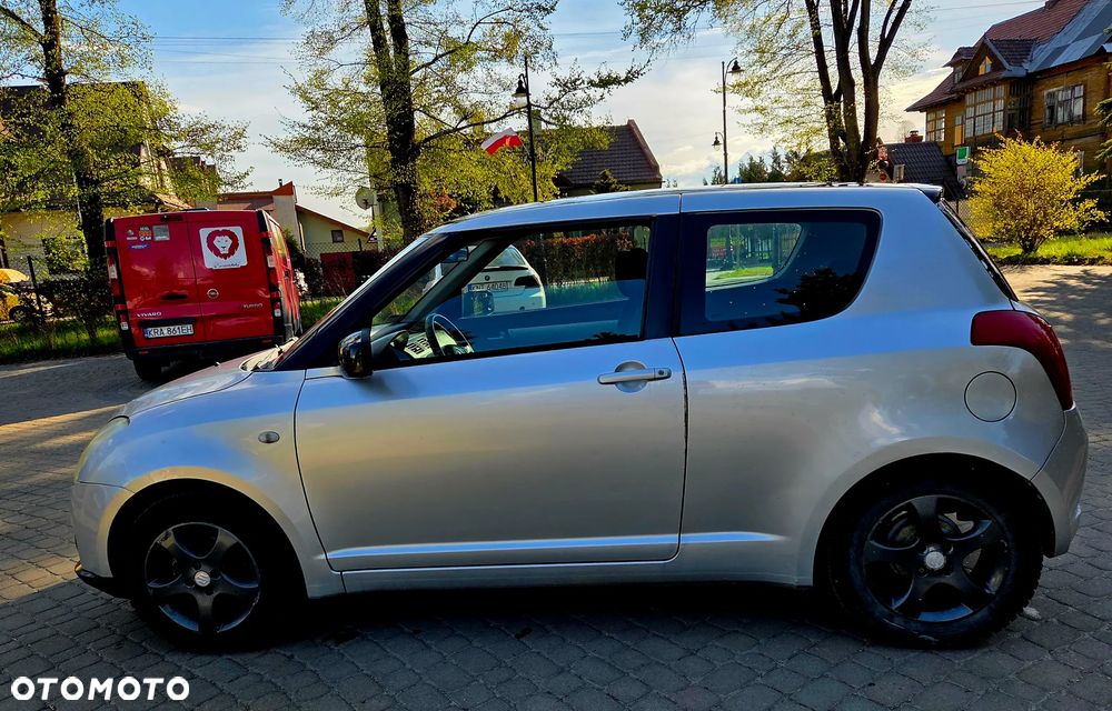 Suzuki Swift 1.3 GC - 9