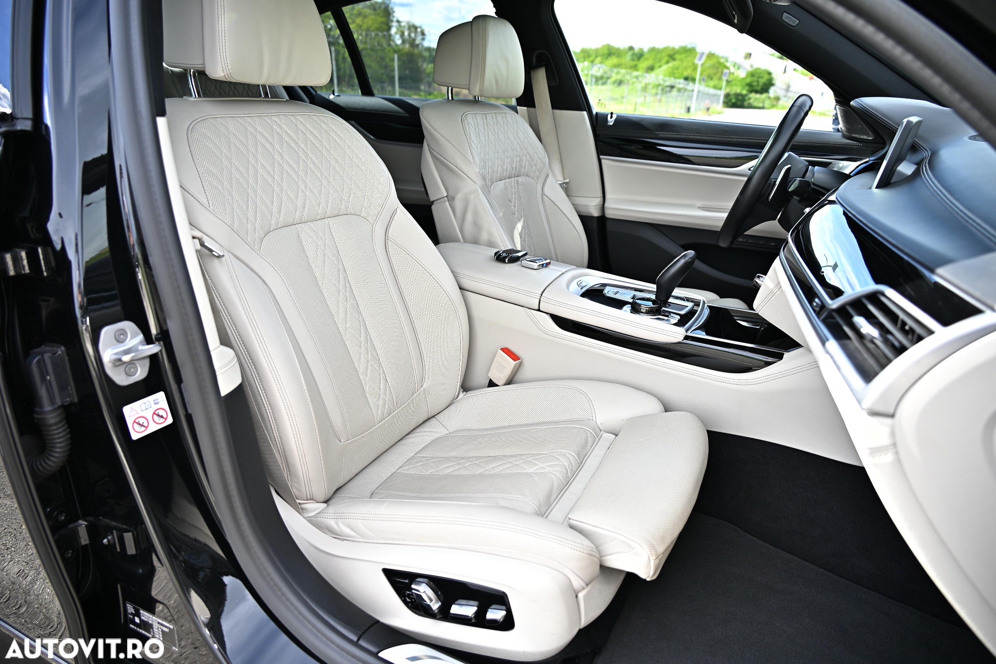 BMW Seria 7 750d xDrive - 37