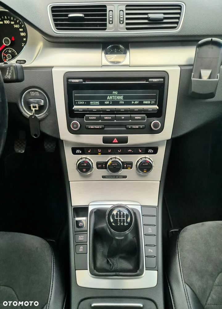 Volkswagen Passat 2.0 TDI Comfortline - 11