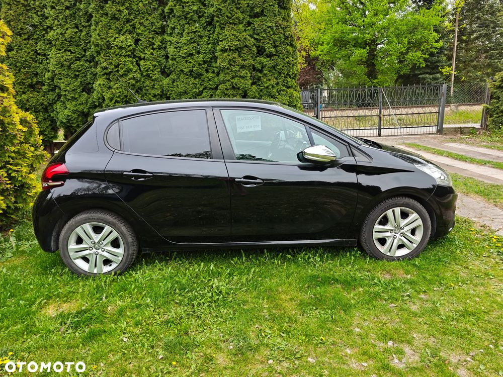 Peugeot 208 - 5
