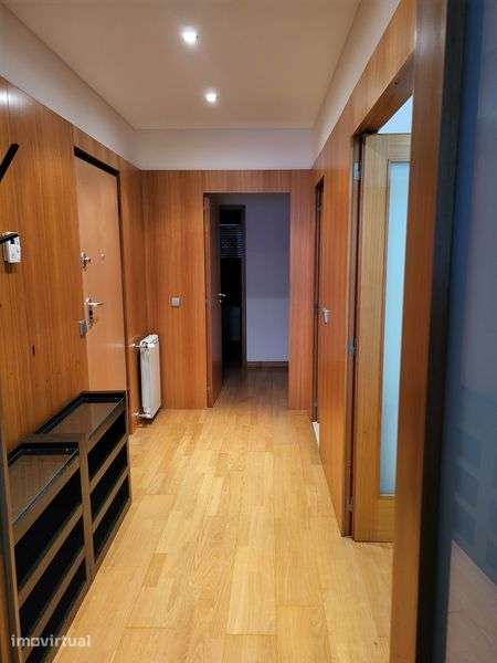 Alugo apartamento T2 mobilado - Grande imagem: 2/8