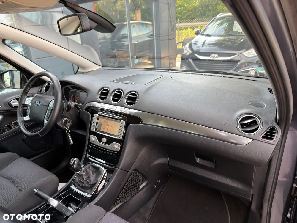 Ford S-Max 2.0 Titanium - 25