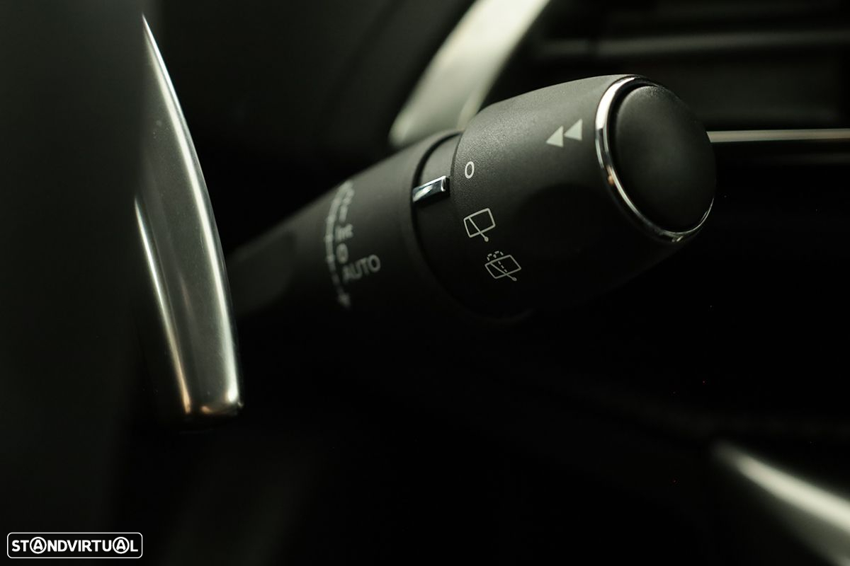 Peugeot 3008 1.6 Hybrid Allure e-EAT8 - 18