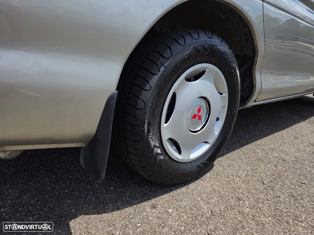 Mitsubishi Space Gear 2.5 TD GLX - 23