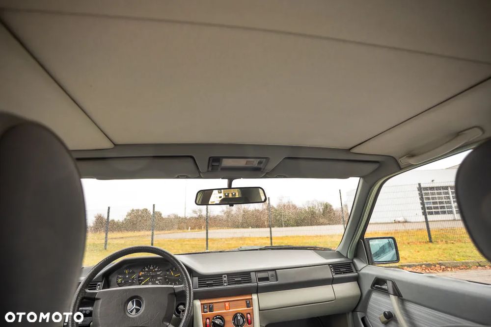 Mercedes-Benz W124 (1984-1993) - 29