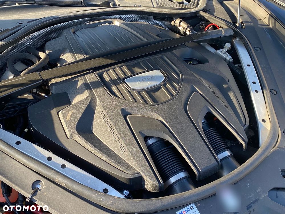 Porsche Panamera - 5