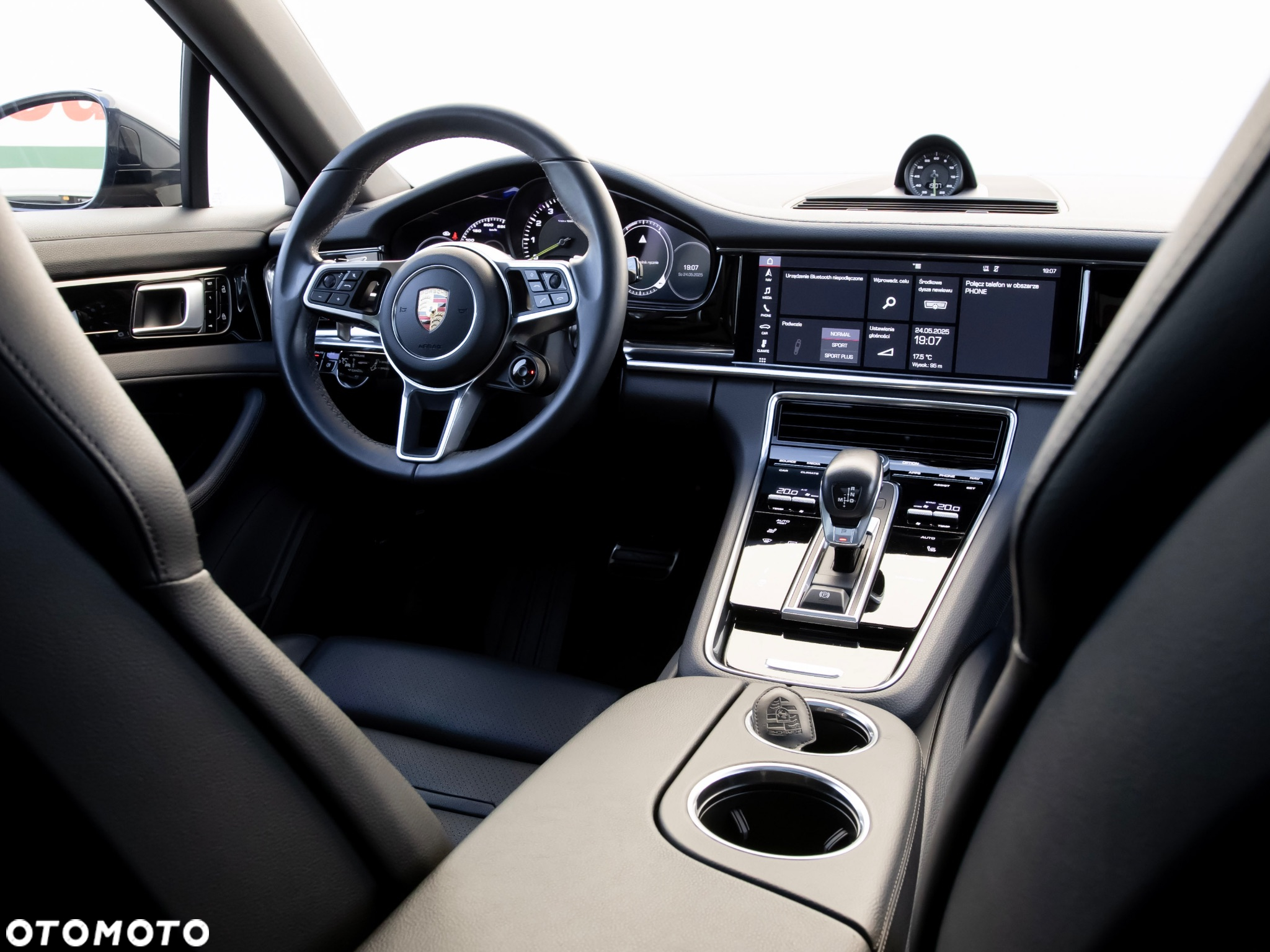 Porsche Panamera 4 10 Years Edition - 18