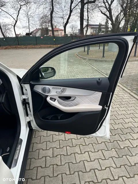 Mercedes-Benz GLC - 16