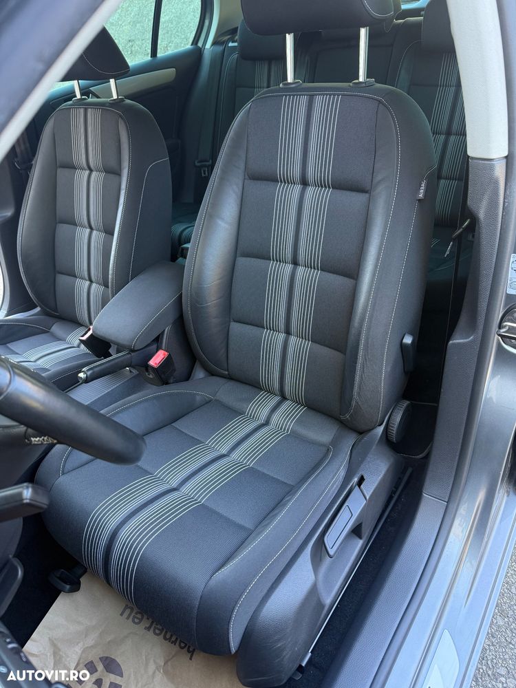 Volkswagen Golf 1.6 TDI DPF MATCH - 12